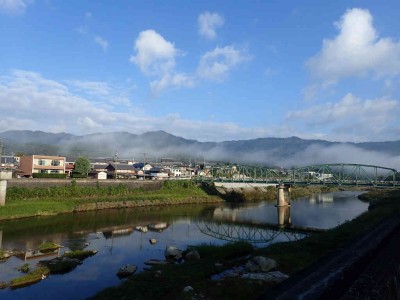 島ヶ原の町と木津川