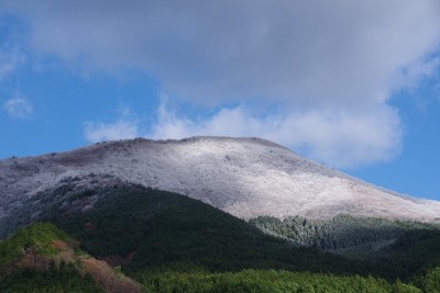 IMGP2605.JPG (153.49 KiB) 閲覧された回数 8974 回 林道取り付きからの山頂