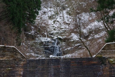 IMGP3751.JPG (211.66 KiB) 閲覧された回数 12535 回 ケヤキ谷堰堤と滝