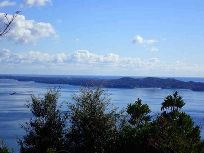 志摩半島を望む