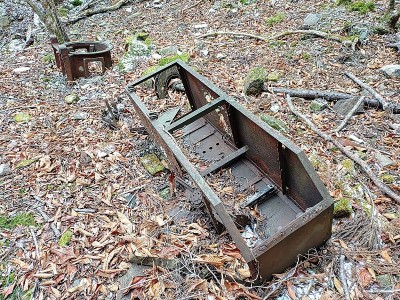 2024-12-28_12-22-08~2.jpg (313.73 KiB) 閲覧された回数 5902 回 モーターや電気盤のような物?