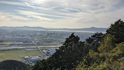 三上山展望台から湖南方面