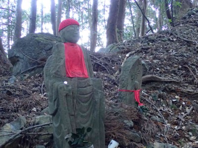 P1010019.jpg (92.37 KiB) 閲覧された回数 2669 回 お地蔵様