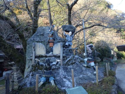 P1080001.jpg (120.81 KiB) 閲覧された回数 3031 回 笠置駅前