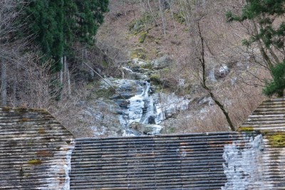 ケヤキ谷堰堤とミニ氷瀑