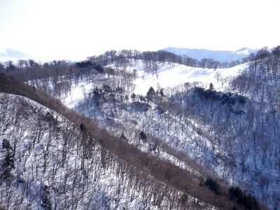 翌１５日国見山ウシロ嵓から見た前山