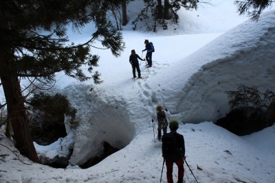 かろうじてあったスノーブリッジ