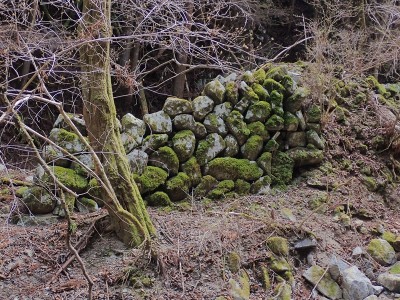 取りつきの石積み