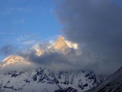 P5064002.jpg (80.27 KiB) 閲覧された回数 2836 回 夕日を浴びるマチャプチャレ