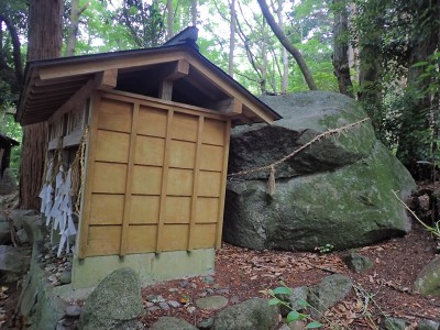 P6070008.JPG (246.83 KiB) 閲覧された回数 2460 回 唐戸岩と祠