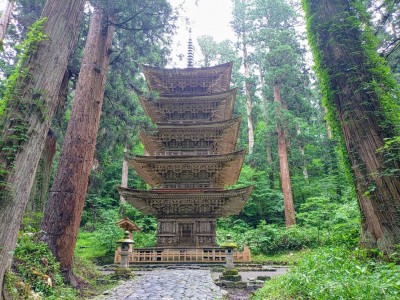 2025-06-23_12-02-39~2.jpg (386.9 KiB) 閲覧された回数 2314 回 羽黒山五重の塔