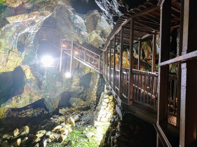 2025-06-24_07-04-14~2.jpg (270.16 KiB) 閲覧された回数 2315 回 銀山温泉上流の白金公園の延沢銀山坑洞