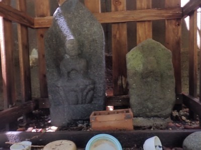 清水峠石仏
