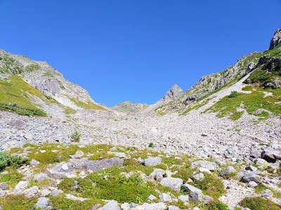 2025-09-06_07-55-43~2.jpg (176.28 KiB) 閲覧された回数 18213 回 槍沢森林限界からの槍ヶ岳