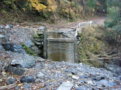 1.jpg (275.67 KiB) 閲覧された回数 12176 回 崩落した橋