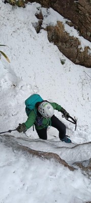 コウモリ滝は雪少なめ
