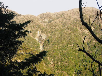 ● 八町滝に八町尾根