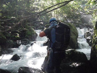 沸き立つような