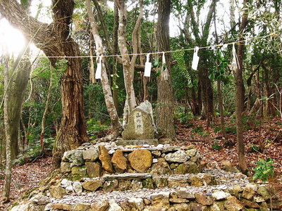 山ノ神.jpg (385.9 KiB) 閲覧された回数 5081 回 ● 山ノ神、この緩やかな谷間には道がいく筋も有りました