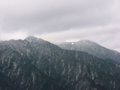 ● 鎌ケ岳に御在所山は凛々しい姿だね