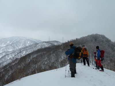 左端が妙理山　よく来たもんだ