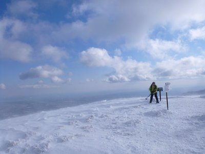 強風の頂上