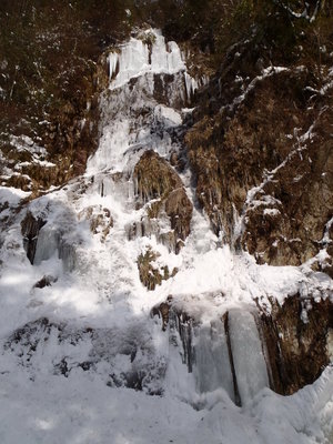 1氷瀑.JPG (676.14 KiB) 閲覧された回数 9120 回 氷バク