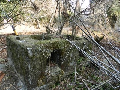 登山道近くにある竈