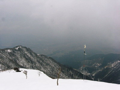 ● このアンテナはナンのためかな？