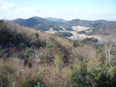 P1060001.jpg (164.59 KiB) 閲覧された回数 9592 回 二ツ鳥居から天野の里を望む