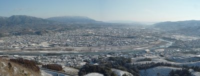 展望台からこの日の展望です。九度山町を望む。