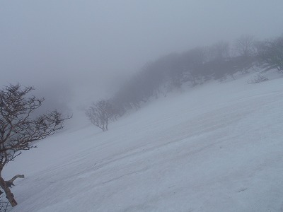 ガスの鞍掛尾根