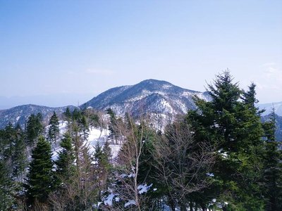 仏谷直下から見る経ヶ岳