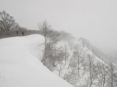 雪庇というか雪壁
