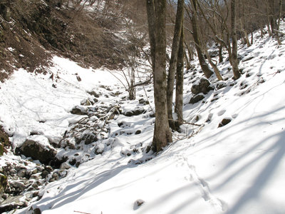 タヌクラへつづく谷