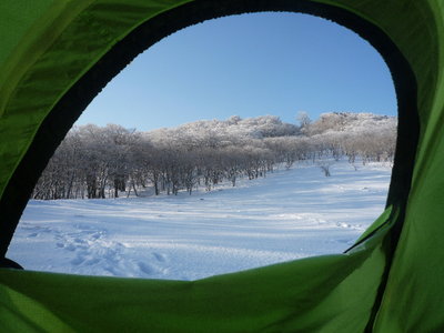 03テントの外は白銀の世界.JPG (492.36 KiB) 閲覧された回数 7604 回 テントの外は白銀の世界