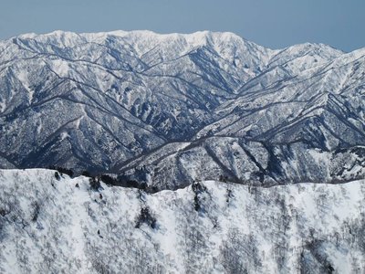 正反対から見る美濃俣丸～笹ヶ峰