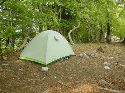 千石山頂上近くに張ったテント