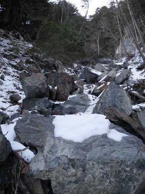 IMGP0116.JPG (126.11 KiB) 閲覧された回数 8631 回 迷い込んだルンゼの入口