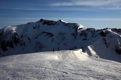 IMG_1003.JPG (156.83 KiB) 閲覧された回数 9639 回 シリタカ山から笈ヶ岳と小笈(右)を眺望しています