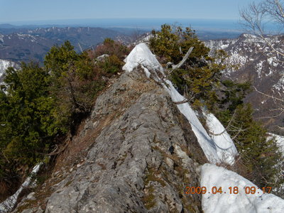 雪のないナイフリッジ