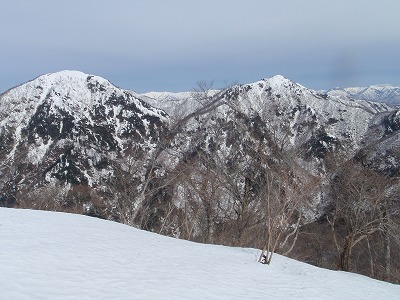 黒津山から蕎麦粒山～小蕎麦粒山