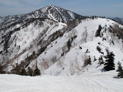 IMG_1598-s.JPG (173.27 KiB) 閲覧された回数 6658 回 奥三方岳へと続く稜線