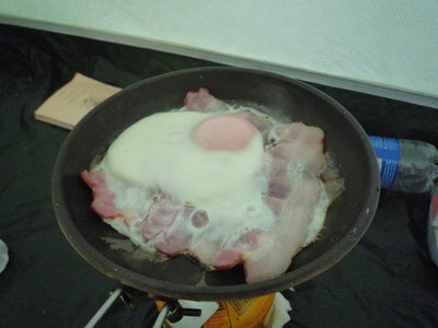 04美味しそうに焼けたベーコンエッグ(1).JPG (412.57 KiB) 閲覧された回数 5780 回 美味しそうに焼けたベーコンエッグ