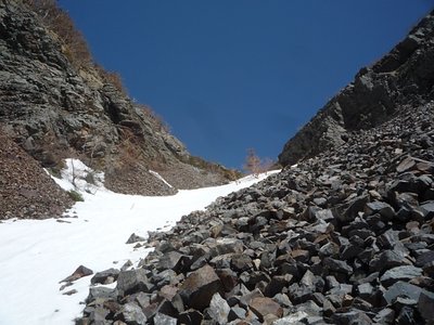 nokogiri260248.jpg (172.36 KiB) 閲覧された回数 4756 回 角兵衛のコルへ最後の登り