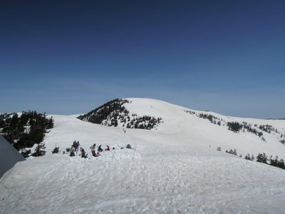 会津駒ケ岳.JPG (159.5 KiB) 閲覧された回数 5001 回 会津駒ケ岳は緩やかな稜線が特徴