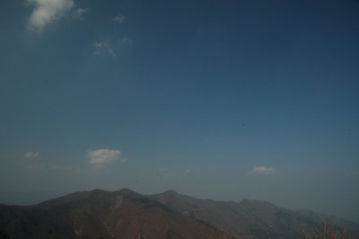 見ながら歩いた迷岳の尾根線