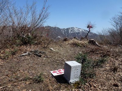 P1020842.JPG (413.16 KiB) 閲覧された回数 3839 回 奥山の三等三角点と金糞岳