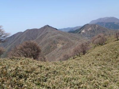 P5050044.JPG (51.39 KiB) 閲覧された回数 9133 回 尾根