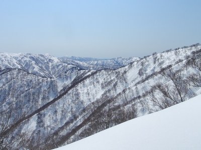 P3280135.jpg (97.17 KiB) 閲覧された回数 5797 回 三国岳への尾根